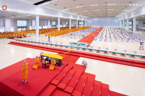 ภาพ No.146051:วันมหารำลึก ครั้งที่ 34 พิธีร่วมรำลึกถึงนักสร้างบารมีที่ล่วงลับไปแล้ว , พิธีสวดพระพุทธมนต์ ณ ห้องแก้วสารพัดนึก 1 วัดพระธรรมกาย วันเสาร์ที่ 27 กรกฎาคม พ.ศ. 2567