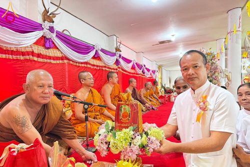 ภาพ No.182504:พิธีทอดกฐิน ณ วัดทุ่งมะกอก จ.สุพรรณบุรี  ในโครงการทอดกฐินสามัคคีทั่วไทย 30,000 วัด บูชาธรรม 80 ปี หลวงพ่อธัมมชโย โดยคณะศิษยานุศิษย์วัดพระธรรมกาย วันที่ 10 พฤศจิกายน พ.ศ. 2567