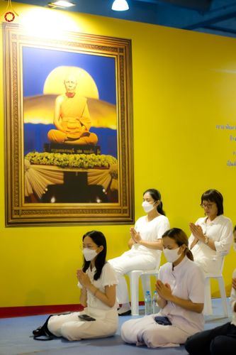 ภาพ No.83976:พิธีสวดมนต์บทธัมมจักกัปปวัตตนสูตร ครบ 5,481,000,000 จบ ในวันอาทิตย์ที่ 2 กรกฎาคม พ.ศ. 2566 ณ วัดพระธรรมกาย