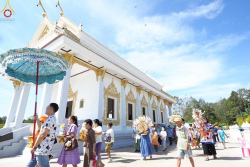 ภาพ No.167163:พิธีทอดกฐิน ณ วัดป่าสวนพฤกษชาติ ต.ทุ่งโพธิ์ อ.นาดี จ.ปราจีนบุรี ในโครงการกฐินสามัคคีทั่วไทย 30,000 วัด บูชาธรรม 80 ปี หลวงพ่อธัมมชโย โดยคณะศิษยานุศิษย์วัดพระธรรมกาย วันที่ 24 ตุลาคม พ.ศ. 2567