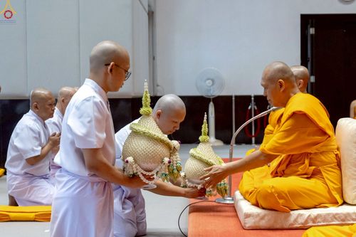 ภาพ No.229111:วันเสาร์ที่ 14 มิถุนายน พ.ศ. 2568 พิธีบรรพชา , พิธีถวายบาตร , พิธีอุปสมบท ในโครงการบรรพชาอุปสมบทหมู่ ผู้บริหารรุ่นที่ 15 และ อุดมศึกษา รุ่นที่ 52 ณ โบสถ์พระไตรปิฎก วัดพระธรรมกาย