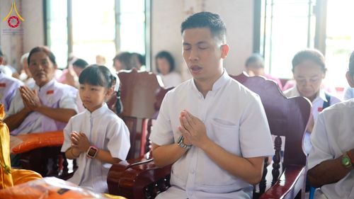 ภาพ No.183329:พิธีทอดกฐิน ณ วัดสำนักสงฆ์ห้วยเสือ จ.ราชบุรี ในโครงการทอดกฐินสามัคคีทั่วไทย 30,000 วัด บูชาธรรม 80 ปี หลวงพ่อธัมมชโย โดยคณะศิษยานุศิษย์วัดพระธรรมกาย วันที่ 20 ตุลาคม พ.ศ. 2567