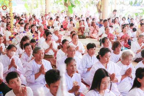 ภาพ No.166131:พิธีทอดกฐิน ณ วัดศรีบุญเรือง จ.อำนาจเจริญ ในโครงการกฐินสามัคคีทั่วไทย 30,000 วัด บูชาธรรม 80 ปี หลวงพ่อธัมมชโย โดยคณะศิษยานุศิษย์วัดพระธรรมกาย วันที่ 20 ตุลาคม พ.ศ. 2567