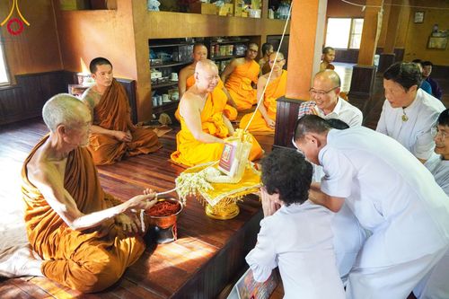 ภาพ No.98193:พิธีทอดกฐินสมทบวัดกัลยาณมิตร วัดป่าพระทัมเทพวง สปป.ลาว หลวงปู่สุวันคำ จันทสาโร วันที่ 23 พฤศจิกายน พ.ศ. 2566