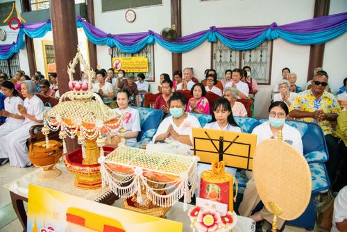 ภาพ No.175196:พิธีทอดกฐิน วัดแรก จ.เพชรบุรี ในโครงการกฐินสามัคคีทั่วไทย 30,000 วัด บูชาธรรม 80 ปี หลวงพ่อธัมมชโย โดยคณะศิษยานุศิษย์วัดพระธรรมกาย วันที่ 14 พฤศจิกายน พ.ศ. 2567