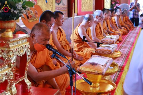 ภาพ No.178649:พิธีทอดกฐิน ณ วัดภาณุรังษี แขวงบางพลัด เขตบางพลัด กรุงเทพฯ ในโครงการกฐินสามัคคีทั่วไทย 30,000 วัด บูชาธรรม 80 ปี หลวงพ่อธัมมชโย โดยคณะศิษยานุศิษย์วัดพระธรรมกาย วันที่ 9 พฤศจิกายน พ.ศ. 2567