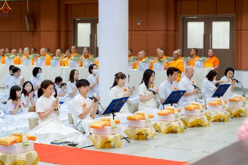 ภาพ No.228179:วันอาทิตย์ที่ 1 มิถุนายน พ.ศ.2568 พิธีถวายมหาสังฆทานพระ 100 รูป สโมสรซุปเปอร์คิดส์ ปีที่ 6 ณ ห้อง SPD 8 สภาธรรมกายสากล วัดพระธรรมกาย