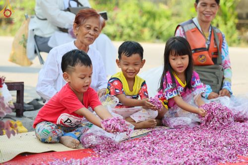 ภาพ No.113067:พิธีต้อนรับพระธรรมยาตรา ปีที่ 12 วันที่ 15 มกราคม พ.ศ. 2567 ณ วัดโบสถ์บน จ.นนทบุรี