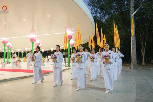 ภาพ No.199631:โครงการอุปสมบทหมู่บูชาธรรม 116 ปี คุณยายอาจารย์มหารัตนอุบาสิกาจันทร์ ขนนกยูง โครงการอุปสมบทหมู่ธรรมทายาท ระดับอุดมศึกษา รุ่นที่ 51 ภาคฤดูหนาว  ณ โบสถ์พระไตรปิฏก วัดพระธรรมกาย จ.ปทุมธานี  วันที่ 11 มกราคม พ.ศ. 2568 โดยมีพระครูปลัดรัตนวีรวัฒน์ เจ้าอาวาสวัด