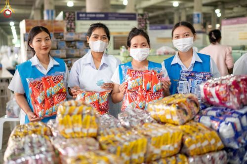 ภาพ No.105206:พิธีตักบาตรฉลองพระบวชใหม่ รุ่นบูชาธรรมมหาปูชนียาจารย์ และต้อนรับศักราชใหม่ วันจันทร์ที่ 1 มกราคม พ.ศ. 2567 ณ ลานธรรมพระมหาธรรมกายเจดีย์ วัดพระธรรมกาย