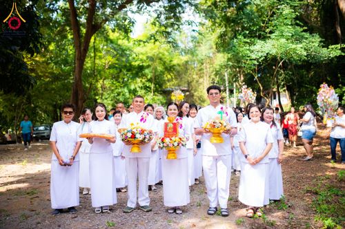 ภาพ No.183622:พิธีทอดกฐิน ณ วัดเขาบายศรี ต.พลูตาหลวง อ.สัตหีบ จ.ชลบุรี ในโครงการทอดกฐินสามัคคีทั่วไทย 30,000 วัด บูชาธรรม 80 ปี หลวงพ่อธัมมชโย โดยคณะศิษยานุศิษย์วัดพระธรรมกาย วันที่ 1 พฤศจิกายน  พ.ศ. 2567