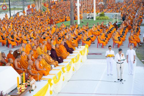 ภาพ No.184682:พิธีตักบาตรพระ 10,000 รูป ครั้งที่ 3 เนื่องในโอกาส 193 ปี จังหวัดกาญจนบุรี อุทิศส่วนกุศลให้แด่บรรพชน และเพื่อช่วยเหลือผู้ประสบภัยพิบัติต่างๆ วันเสาร์ที่ 21 ธันวาคม พ.ศ. 2567