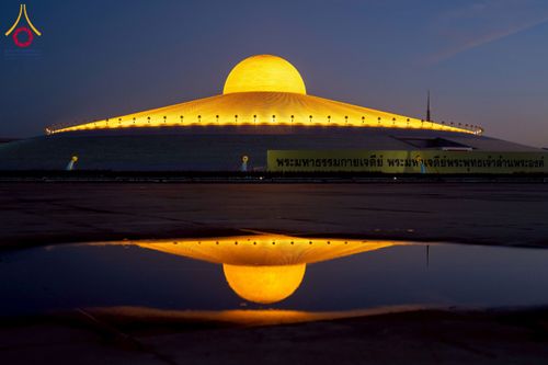 ภาพ No.276571:วันเสาร์ที่ 6 ธันวาคม  พ.ศ. 2568 พิธีเวียนประทักษิณและพิธีวันทาเจดีย์ โครงการอุปสมบทบูชาธรรมมหาปูชนียาจารย์ ประจำปี พ.ศ.2568 โครงการบวชพระนานาชาติ AEC และ WAB รุ่น CEO (นักบริหาร) รุ่นที่ 5 ณ มหาธรรมกายเจดีย์ วัดพระธรรมกาย