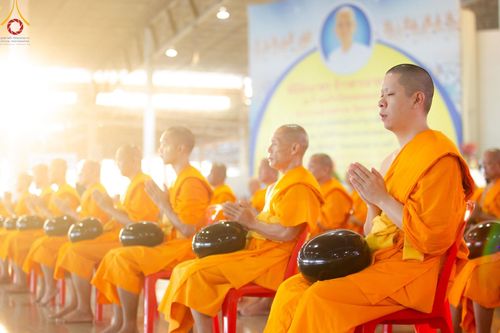 ภาพ No.158892:พิธีตักบาตร ในวันอาทิตย์ต้นเดือน วันที่ 6 ตุลาคม พ.ศ. 2567 ณ สภาธรรมกายสากล วัดพระธรรมกาย