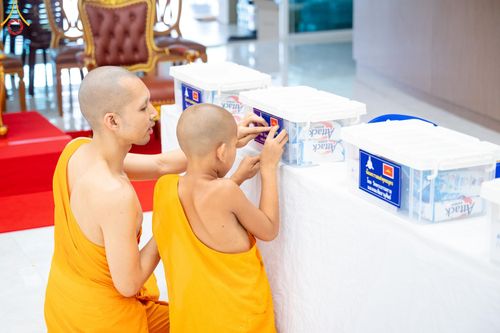 ภาพ No.142111:พิธีถวายสังฆทานแด่คณะสงฆ์ 323 วัด ปีที่ 20 ครั้งที่ 170 , พิธีมอบกองทุนหนุนแรงใจช่วยครูใต้ ปีที่ 17 ครั้งที่ 135 และพิธีทำบุญอุทิศส่วนกุศลให้ผู้วายชนม์ วันเสาร์ที่ 22 มิถุนายน พ.ศ.2567 ณ ศูนย์ปฏิบัติธรรมภาคใต้ อ.บางกล่ำ จ.สงขลา