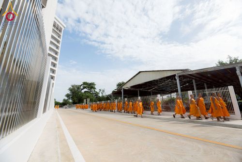 ภาพ No.233106:วันที่ 11 กรกฏาคม พ.ศ. 2568 พิธีอธิษฐานพรรษา ของคณะสงฆ์ ณ โบสถ์พระไตรปิฎก วัดพระธรรมกาย ต.คลองสาม อ.คลองหลวง จ.ปทุมธานี