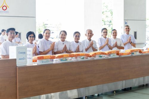 ภาพ No.174605:พิธีถวายภัตตาหารเมนูสวรรค์ เพื่อการบรรลุธรรม ณ หอฉันคุณยายอาจารย์ฯ วัดพระธรรมกาย วันที่ 23 พฤศจิกายน พ.ศ. 2567