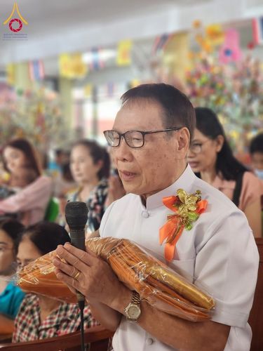 ภาพ No.181635:พิธีทอดกฐิน ณ วัดแก้วฟ้า จ.ราชบุรี ในโครงการทอดกฐินสามัคคีทั่วไทย 30,000 วัด บูชาธรรม 80 ปี หลวงพ่อธัมมชโย โดยคณะศิษยานุศิษย์วัดพระธรรมกาย วันที่ 2 พฤศจิกายน พ.ศ. 2567