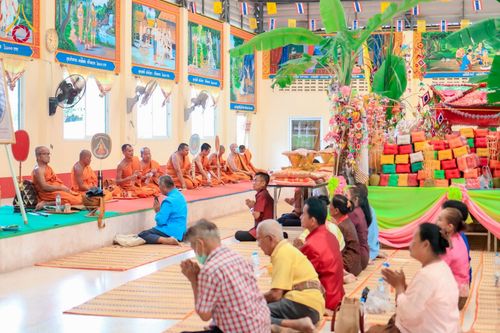 ภาพ No.181883:พิธีทอดกฐิน ณ วัดอมราวาส ต.บ้านคู อ.นาโพธิ์ จ.บุรีรัมย์ ในโครงการทอดกฐินสามัคคีทั่วไทย 30,000 วัด บูชาธรรม 80 ปี หลวงพ่อธัมมชโย โดยคณะศิษยานุศิษย์วัดพระธรรมกาย วันที่ 8 พฤศจิกายน พ.ศ. 2567