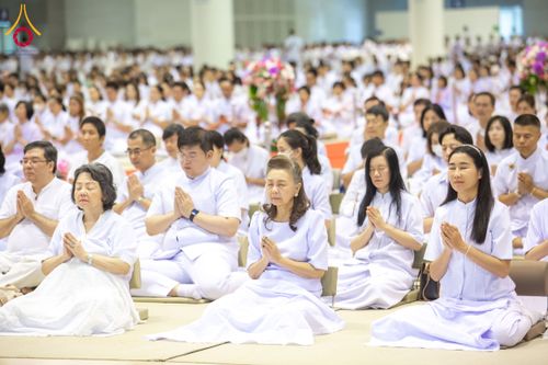 ภาพ No.209500:วันอาทิตย์ที่ 2 มีนาคม พ.ศ. 2568 พิธีบูชาข้าวพระ ณ สภาธรรมกายสากล วัดพระธรรมกาย