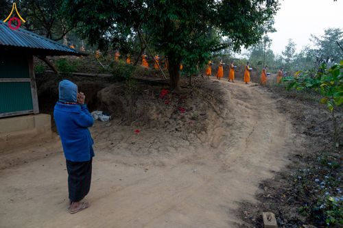 ภาพ No.130934:Photo Story ปฐมบรรพชาชาวพุทธมาร์มา Episode 4/5 วันที่ 13 กุมภาพันธ์พ.ศ. 2567 ณ วัดธัมจักร อรัญกุฏิ บังกลาเทศ