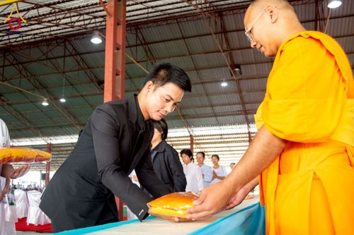 ภาพ No.265961:วันพุธที่ 5 พฤศจิกายน พ.ศ. 2568 (วันพระ ขึ้น 15 ค่ำ เดือน 12) พิธีทอดกฐิน ณ พุทธอุทยานนานาชาติ  อ.โพนพิสิย จ.หนองคาย