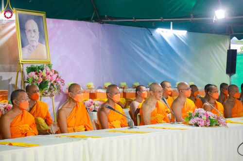 ภาพ No.108961:พิธีถวายภัตตาหารเป็นสังฆทาน แด่คณะพระธรรมยาตราฯ ในโครงการธรรมยาตรากตัญญูบูชา มหาปูชนียาจารย์ พระมงคลเทพมุนี(สด จนฺทสโร) พระผู้ปราบมาร อนุสรณ์สถาน 7 แห่ง ปีที่ 12 วันที่ 9 มกราคม พ.ศ. 2567 ณ อนุสรณ์สถานคลองบางนางแท่น  อ.สามพราน จ.นครปฐม