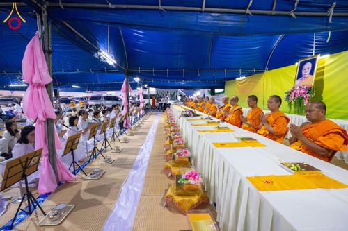 ภาพ No.192501:พิธีถวายภัตตาหารเป็นสังฆทาน แด่พระธรรมยาตรา ณ อนุสรณ์สถานคลองบางนางแท่น อ.สามพราน จ.นครปฐม ในโครงการธรรมยาตรา กตัญญูบูชา มหาปูชนียาจารย์ พระมงคลเทพมุนี(สด จนฺทสโร) พระผู้ปราบมาร อนุสรณ์สถาน 7 แห่ง ปีที่ 13 วันที่ 10 มกราคม พ.ศ. 2568