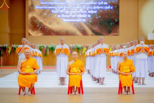 ภาพ No.217153:วันเสาร์ที่ 12 เมษายน พ.ศ. 2568 พิธีบรรพชา พิธีขอศีลและขอนิสสัย พิธีมอบบาตร ในโครงการอุปสมบทหมู่ บูชาธรรมหลวงพ่อธัมมชโย, โครงการธรรมทายาท ระดับอุดมศึกษา รุ่นที่ 52 ,  โครงการบวชพระนานาชาติ AEC & WAB CEO รุ่นที่ 4 ณ วัดพระธรรมกาย