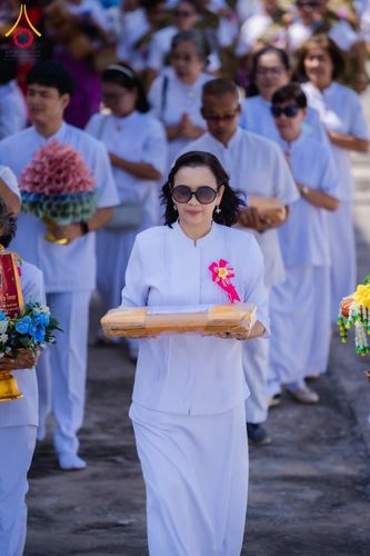 ภาพ No.176976:พิธีทอดกฐิน ณ วัดทรัพย์นาบุญยาราม ต.นาจอมเทียน อ.สัตหีบ จ.ชลบุรี ในโครงการทอดกฐินสามัคคีทั่วไทย 30,000 วัด บูชาธรรม 80 ปี หลวงพ่อธัมมชโย โดยคณะศิษยานุศิษย์วัดพระธรรมกาย วันที่ 2 พฤศจิกายน พ.ศ. 2567