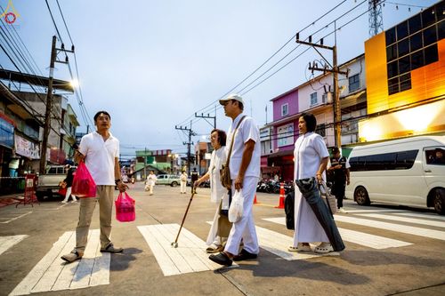 ภาพ No.245210:วันอาทิตย์ที่ 14 กันยายน พ.ศ. 2568 ตักบาตรพระ 555 รูป มหากุศล  น้อมถวายเป็นพุทธบูชา ณ หอนาฬิกาเบตง อ.เบตง จ.ยะลา