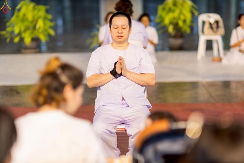 ภาพ No.242918:วันที่ 31 สิงหาคม พ.ศ. 2568 พิธีตัดปอยผมและปลงผม โครงการอุปสมบทหมู่บูชาธรรม ครบรอบ 108 ปี วันครูผู้ค้นพบวิชชาธรรมกาย ณ วัดพระธรรมกาย