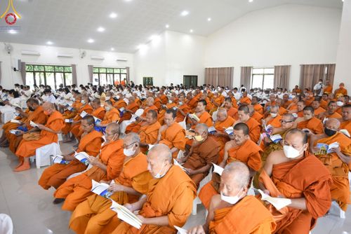 ภาพ No.103551:พิธีถวายจตุปัจจัย และภัตตาหารเป็นสังฆทาน , พิธีมอบอักษรสารตราตั้งฐานานุกรม และพัดยศ , การประชุมคณะสงฆ์ประจำจังหวัดสระบุรี  ณ ศูนย์ปฏิบัติธรรมจังหวัดสระบุรี อ.พระพุทธบาท จ.สระบุรี   วันอังคารที่ 19 ธันวาคม  พ.ศ. 2566