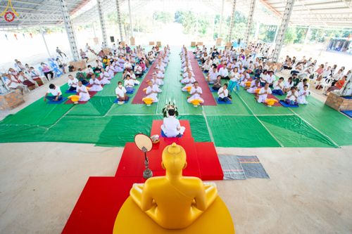 ภาพ No.101544:พิธีขอขมาและมอบผ้าไตร ในโครงการอุปสมบทบูชาธรรม มหาปูชนียาจารย์ พ.ศ. 2566 ณ ธุดงคสถานลำพูน ต.เหล่ายาว อ.บ้านโฮ่ง จ.ลำพูน  วันที่ 7 ธันวาคม พ.ศ. 2566