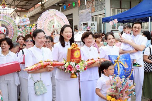 ภาพ No.252637:วันที่ 12 ตุลาคม พ.ศ. 2568 พิธีทอดกฐินสามัคคีทั่วไทย 30,000 วัด โดยคณะศิษยานุศิษย์ บูชาธรรม 81 ปี หลวงพ่อธัมมชโย ณ วัดฉัตรแก้วจงกลณี กรุงเทพมหานคร