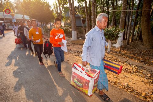 ภาพ No.75723:พิธีตัดปอยผม และ ปลงผมนาคธรรมทายาท ในโครงการบรรพชาสามเณรหมู่ครั้งที่ 3 วันที่ 9 กุมภาพันธ์ พ.ศ. 2566 ณ วัดเบงกาลี เมืองคากาจารี ประเทศบังกลาเทศ