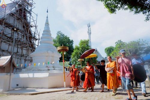 ภาพ No.253749:วันที่ 12 ตุลาคม พ.ศ. 2568 พิธีทอดกฐินสามัคคีทั่วไทย 30,000 วัด โดยคณะศิษยานุศิษย์ บูชาธรรม 81 ปี หลวงพ่อธัมมชโย ณ วัดดอยคำ ตำบลทากาศ  อำเภอแม่ทา จังหวัดลำพูน