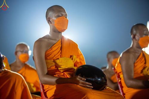 ภาพ No.112662:พิธีตักบาตรพระธรรมยาตราฯ ณ วัดสองพี่น้อง จ.สุพรรณบุรี วันที่ 15 มกราคม พ.ศ. 2567