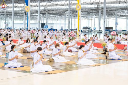 ภาพ No.89838:พิธีปฏิบัติธรรม และพิธีจุดเทียนใจ ไฟนิรันดร์ อนันตชัย วันอาทิตย์ที่ 8 ตุลาคม พ.ศ. 2566 ณ สภาธรรมกายสากล วัดพระธรรมกาย