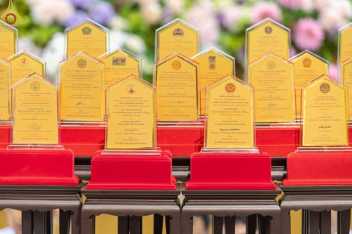 ภาพ No.124601:พิธีมอบโล่วัชรเกียรติยศ โครงการตอบปัญหาศีลธรรมเพื่อสันติภาพโลก (World-PEC) ต่างประเทศ ครั้งที่ 17 ณ ห้องแก้วสารพัดนึก 1 วัดพระธรรมกาย ในวันมาฆบูชา เสาร์ที่ 24 กุมภาพันธ์ พ.ศ. 2567