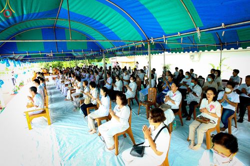 ภาพ No.140409:พิธีตอกเสาเข็มเป็นปฐมฤกษ์ เพื่อสร้างกุฎิและหอสวดมนต์ และพิธีทอดผ้าป่าบำรุงวัด ณ วัดกลางธนรินทร์ ต.บ้านแป้ง อ.พรหมบุรี จ.สิงห์บุรี วันอาทิตย์ที่ 9 มิถุนายน พ.ศ.2567