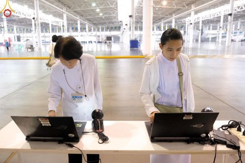 ภาพ No.212566:วันพฤหัสบดีที่ 20 มีนาคม พ.ศ. 2568 การประชุม 3 อาศรม วัดพระธรรมกาย เพื่องาน 22 เมษายน วันคุ้มครองโลก ถวายมหาสังฆทาน 40,000 กว่าวัดทั่วประเทศ