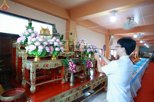 ภาพ No.168316:พิธีทอดกฐิน ณ วัดบางม่วง จ.นนทบุรี ในโครงการกฐินสามัคคีทั่วไทย 30,000 วัด บูชาธรรม 80 ปี หลวงพ่อธัมมชโย โดยคณะศิษยานุศิษย์วัดพระธรรมกาย วันที่ 20 ตุลาคม พ.ศ. 2567