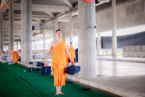 ภาพ No.219035:วันที่ 19-21 เมษายน พ.ศ. 2568 การเตรียมงานในลานธรรม , วิหารคด เพื่องานวันคุ้มครองโลก 22 เมษายน พ.ศ. 2568