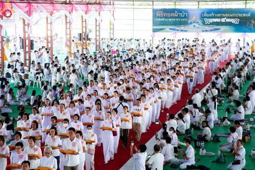 ภาพ No.91560:พิธีทอดผ้าป่า สร้างลานเอนกประสงค์พญานาค 4 ตระกูล จุดประทีปโคมลาน ถวายเป็นพุทธบูชา  สร้างความสว่างไสวให้กับแผ่นดินด้วยแสงธรรม วันอาทิตย์ที่ 29 ตุลาคม พ.ศ. 2566 ณ พุทธอุทยานนานาชาติ จังหวัดหนองคาย