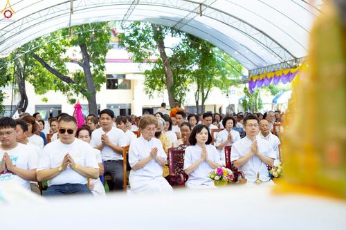 ภาพ No.260966:วันที่ 19 ตุลาคม พ.ศ. 2568 พิธีทอดกฐินสามัคคีทั่วไทย 30,000 วัด โดยคณะศิษยานุศิษย์ บูชาธรรม 81 ปี หลวงพ่อธัมมชโย ณ วัดบัลลังก์ อ.หนองหญ้าไซ จ.สุพรรณบุรี