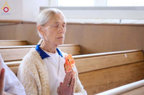 ภาพ No.172130:พิธีทอดกฐิน วัดพระธรรมกายสก็อตแลนด์ บูชาธรรม 80 ปี หลวงพ่อธัมมชโย โดยคณะศิษยานุศิษย์วัดพระธรรมกาย วันที่ 25 ตุลาคม พ.ศ. 2567