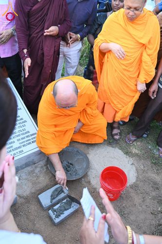 ภาพ No.179378:พิธีทอดกฐินสมทบ ณ วัดสันตินิเกตัน (Santiniketan Temple) เมืองกัลกัตตา ประเทศอินเดีย วันที่ 9 พฤศจิกายน พ.ศ. 2567 เพื่อสร้างโรงพยาบาลสำหรับชุมชน Santiniketan Ambedga Buddhist welfare mission