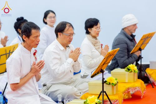 ภาพ No.233245:วันอาทิตย์ที่ 6 กรกฎาคม พ.ศ. 2568 พิธีถวายมหาสังฆทานแด่คณะสงฆ์ทั่วโลกและพิธีตักบาตรเนื่องในวันเข้าพรรษา  ณ วัดพุทธเคปทาวน์ ประเทศแอฟริกาใต้