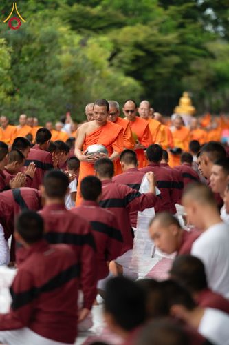 ภาพ No.351508:วันที่ 22 กันยายน พ.ศ. 2569  พิธีตักบาตรสามเณรธรรมทายาท โครงการบรรพชาพัฒนาคุณธรรม จริยธรรม  สำหรับนักเรียนนายสิบตำรวจ (นสต.) รุ่นที่ 16 ศูนย์ฝึกอบรมตำรวจภูธรภาค 1  ณ วัดพระพุทธบาทราชวรมหาวิหาร
